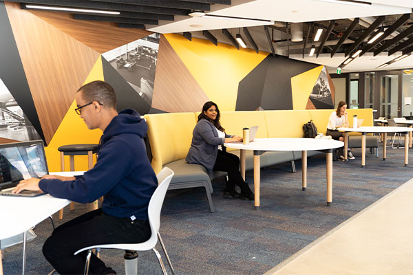 students working in the IGS learning commons